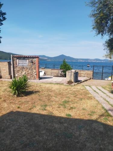 Independent Villa With Private Beach On The Lake บรักชาโน ภายนอก รูปภาพ