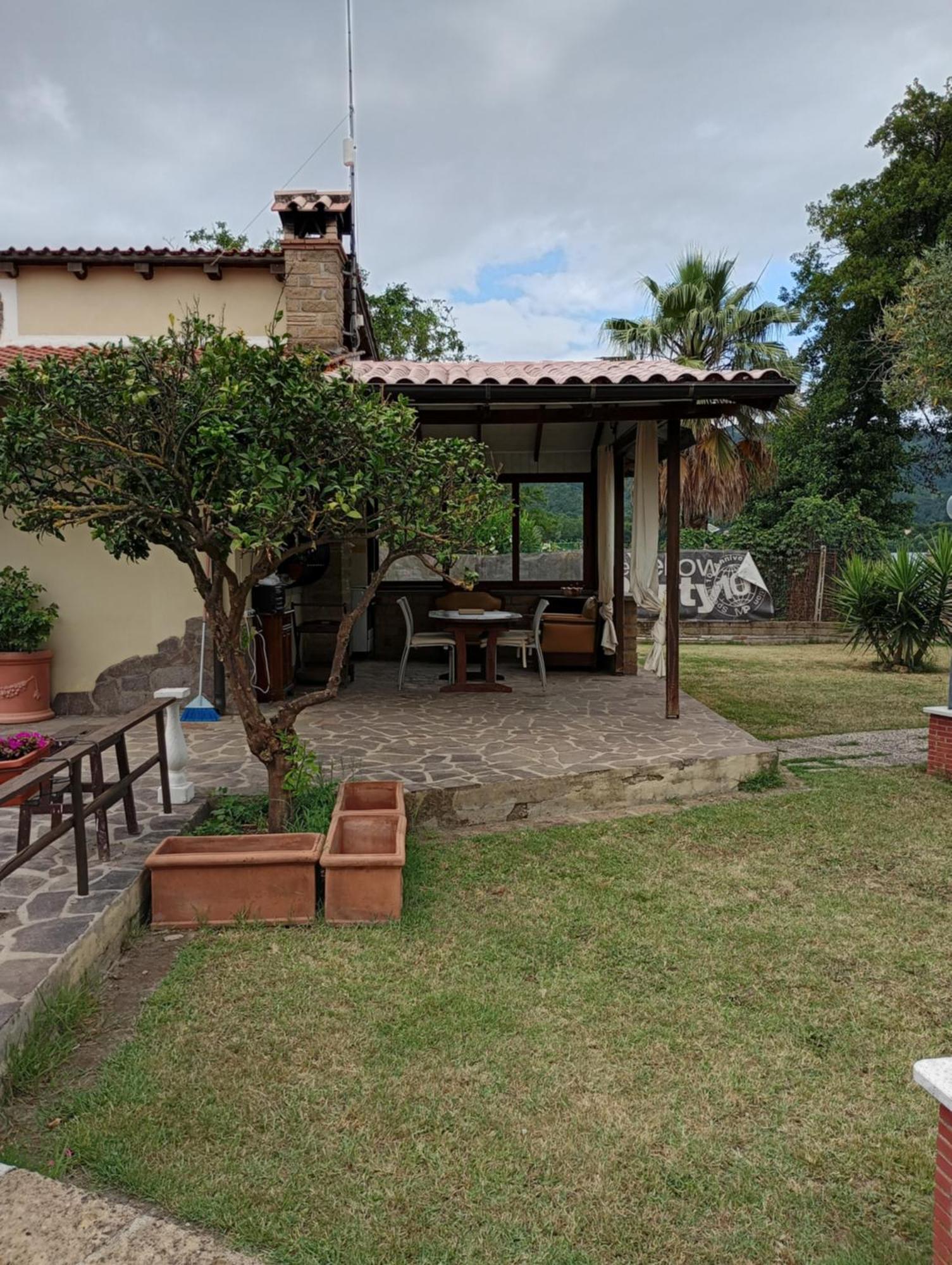 Independent Villa With Private Beach On The Lake บรักชาโน ภายนอก รูปภาพ